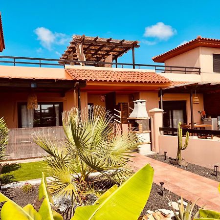 Stillvolle Villa Mit Terrasse, Garten Und Grill Lajares Exterior foto