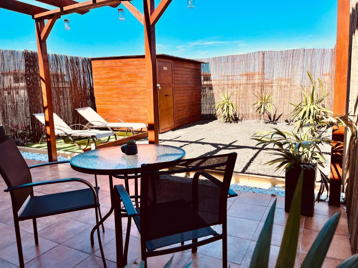 Stillvolle Villa Mit Terrasse, Garten Und Grill Lajares Exterior foto